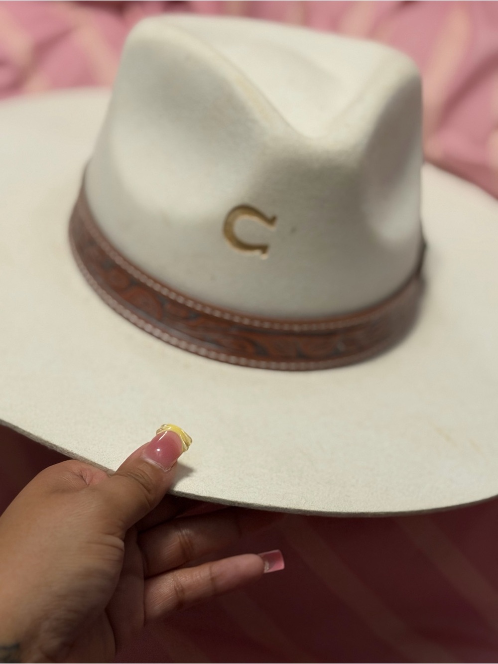 Charlie Horse sz Medium Ivory Felt Western Fedora Hat with Leather Band like new